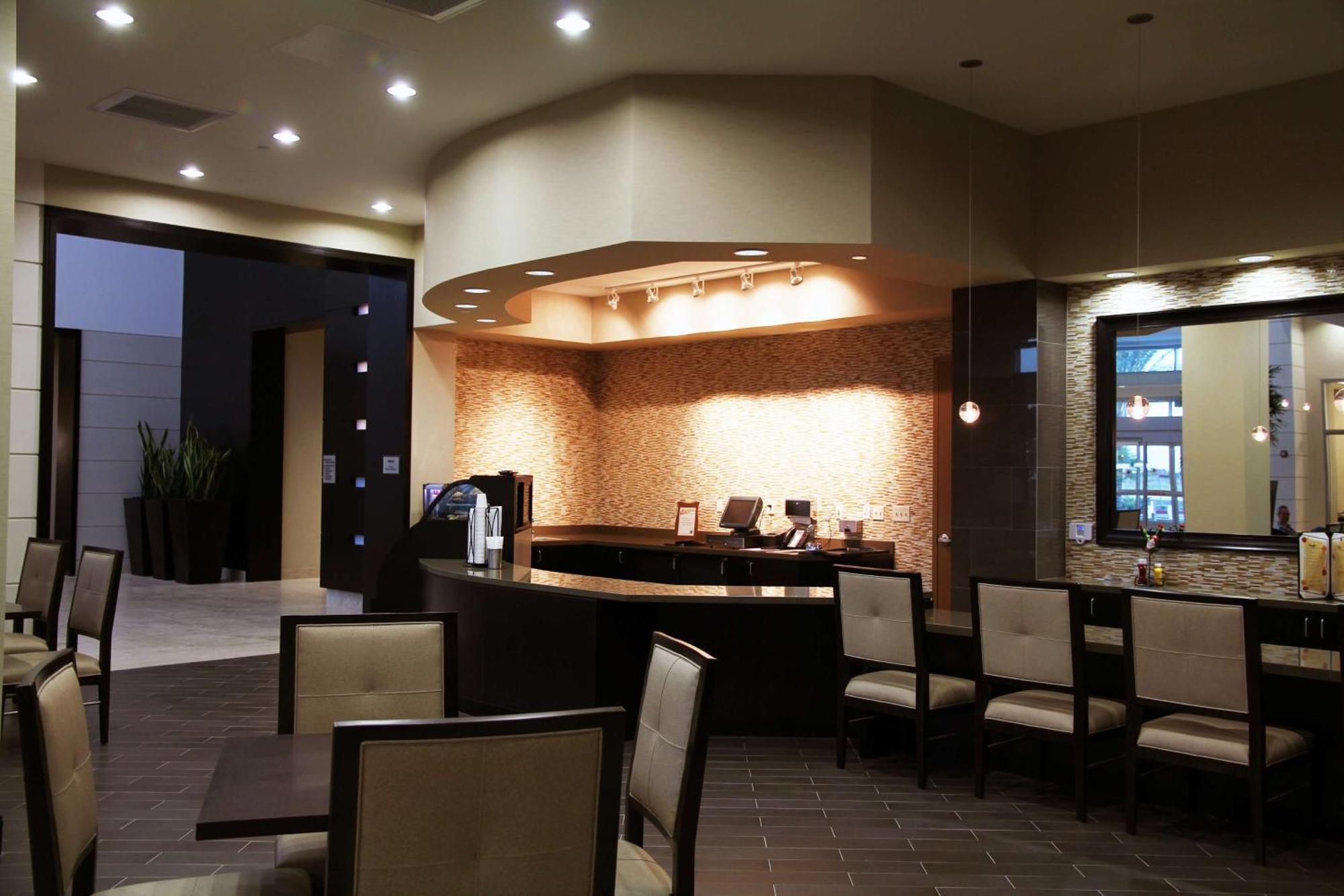 Embassy Suites Ontario - Airport Restaurace fotografie